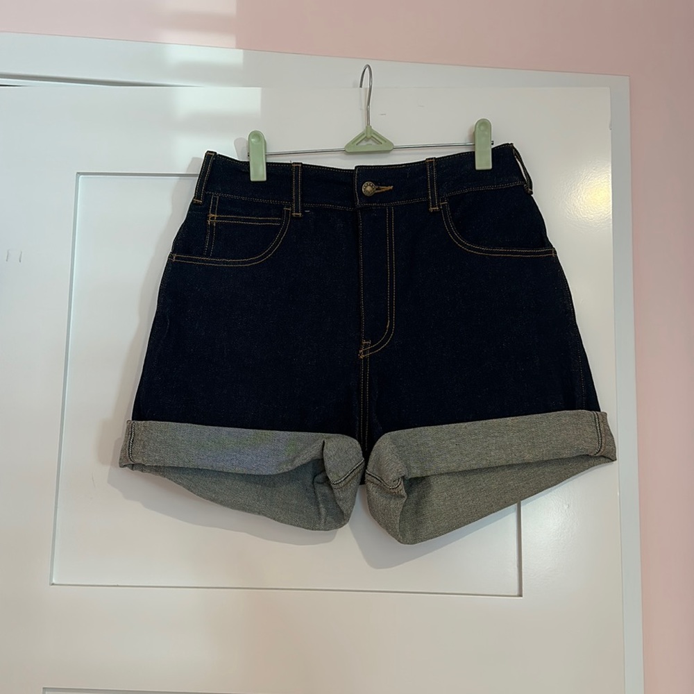 Vixen by Micheline Pitt denim high waisted shorts in size 30-31 petite